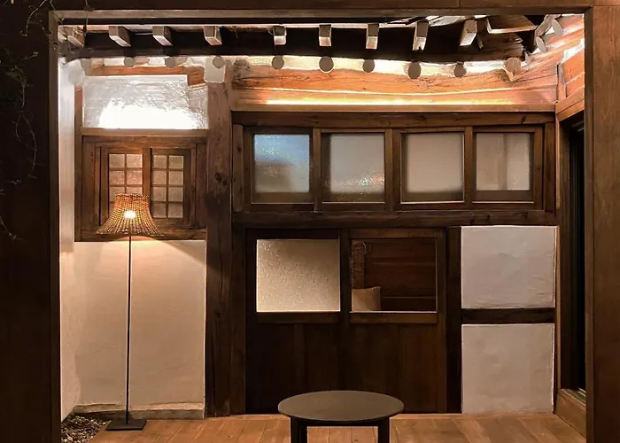 Hyeyum 감성 한옥 독채 Luxury Private Hanok ソウル特別市